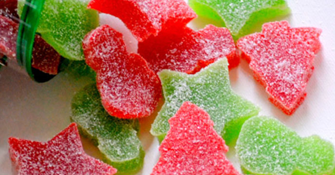 Cách làm kẹo đường nhiều màu cho bé vui vẻ đón Tết
