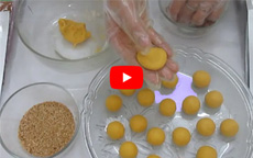 Cách làm bánh trôi màu vàng bột bí đỏ [video]